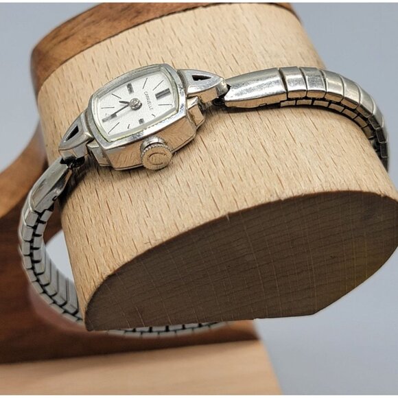 Carvelle Ladies Cocktail Wind Watch 10kgp Silver Tone 17mm Square Dial 6.5" 1974 - Picture 5 of 16